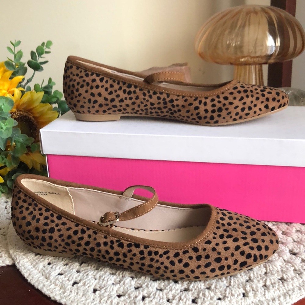 Isaac Mizrahi Women’s CHEETAH Mary Jane Flats